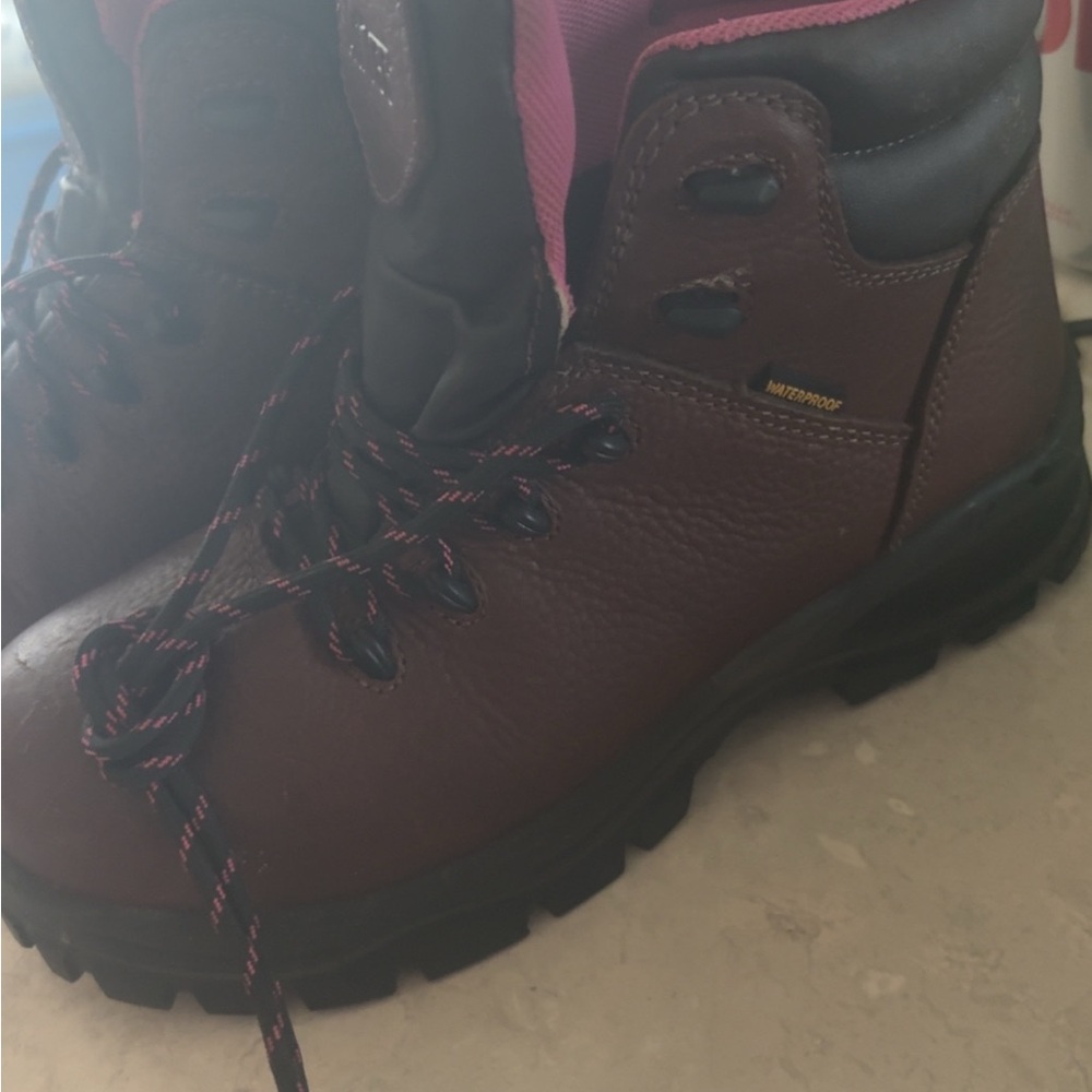 Women's Brown and pink steal toe boots